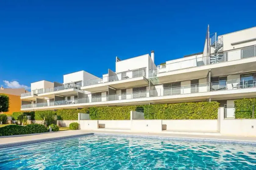 Modern ground floor apartment walking distance to the beach - Image 1