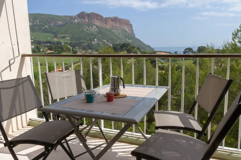Appartement dans résidence, vue mer et Cap Canaille - Image 1