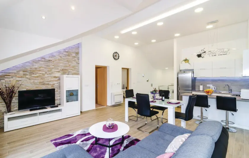 Apartamento en primera línea de playa en Cibaca. - Image 1