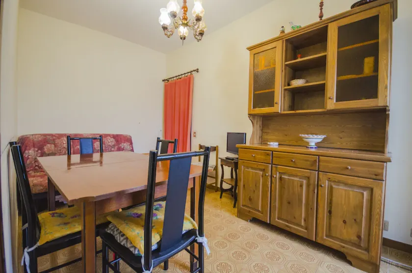 hOLIDAY hOME cANTERAN - Image 1