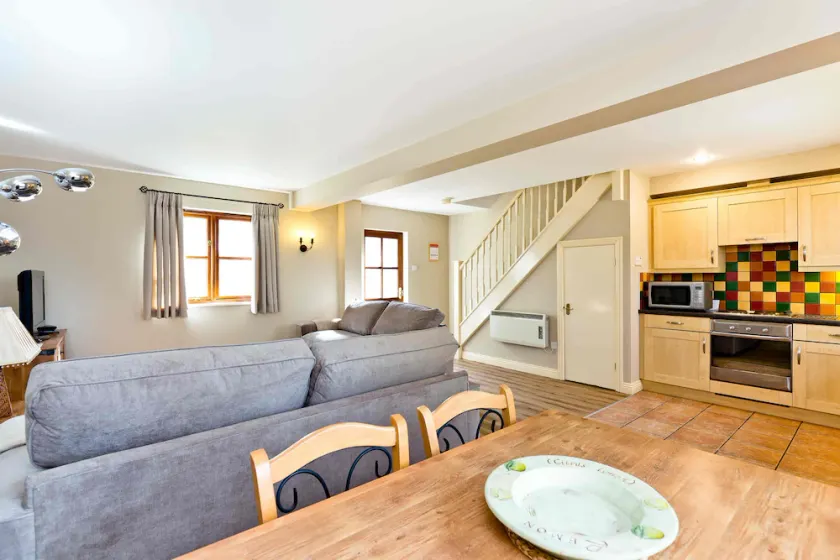 Knockerdown Cottages - Image 1
