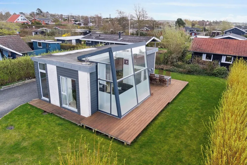 Modern Summer House With Fantastic Skylight - Image 1