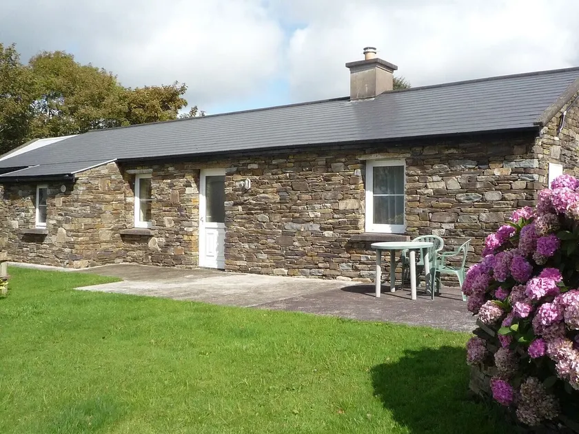 Lakeside Lookout Bantry - Image 1