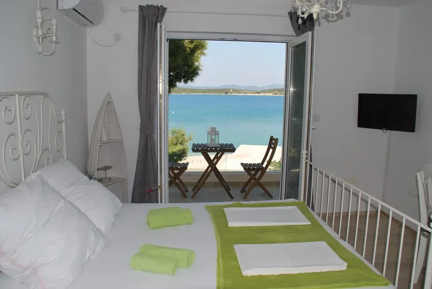 Villa Danica - studio apartment with direct sea view, 4 stars - Image 1