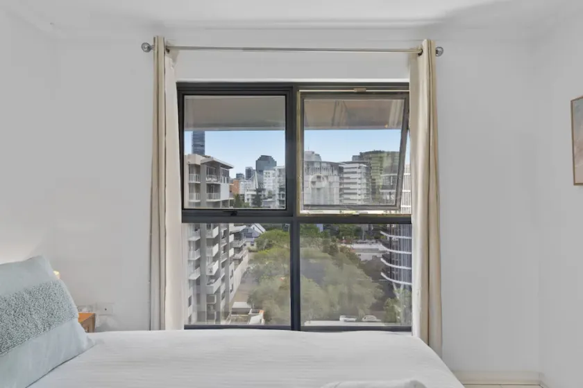 Central Studio in Kangaroo Point - Image 1