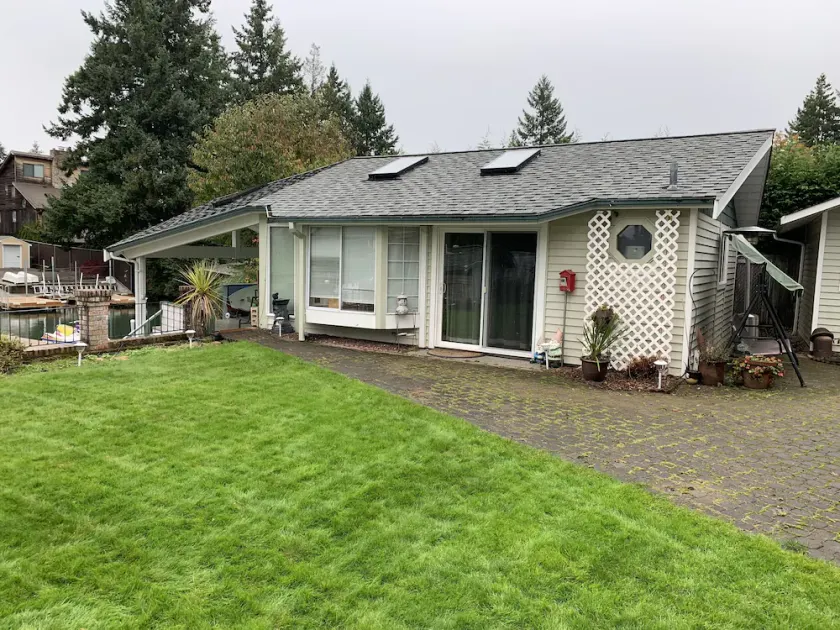 Lake Tapps Bungalow - Image 1