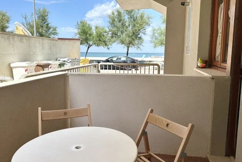 SE139 - Senigallia, monolocale con terrazzo al residence Piramidi - Image 1