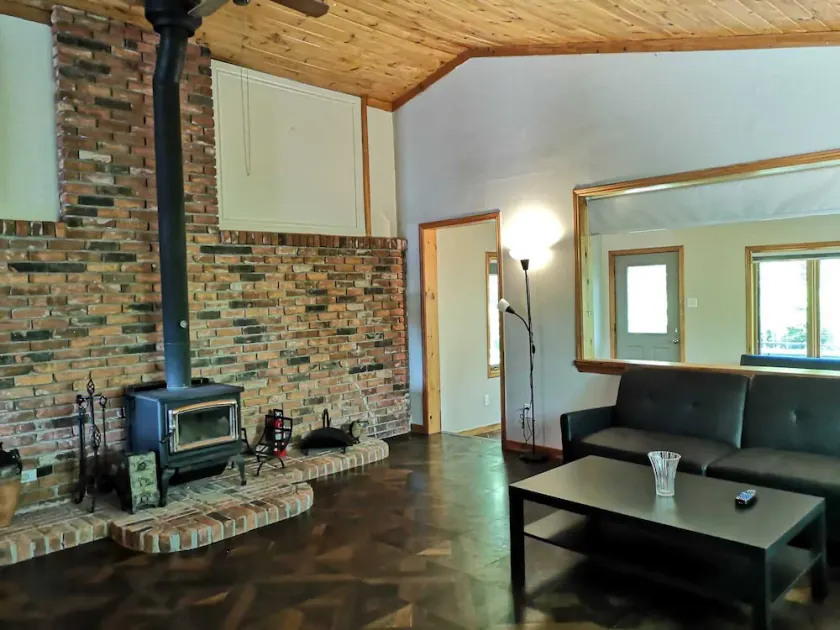 Cozy Cottage Getaway - Image 1