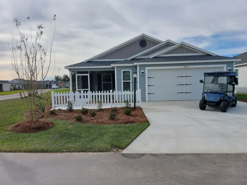  Villa in The Villages close to Brownwood Town Square/ GOLF CART AS A COURTESY - Image 1