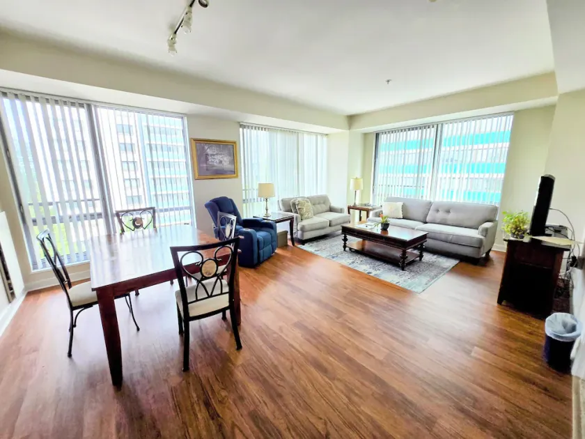Large 1 Bedroom Apartment by MGH, Modern Building in Safe and Quite Neighborhood - Image 1
