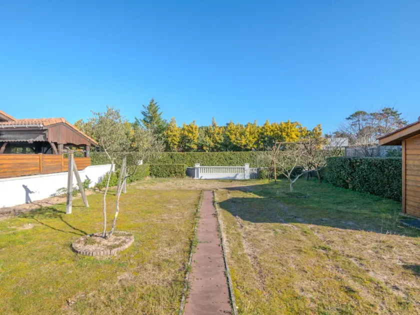 Vacation Home em Mimizan com 2 quartos e capacidade para 5 pessoas - Image 1