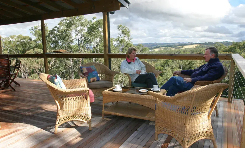 Clancy's Lodge at BANJOS BUSHLAND RETREAT - couples, families & groups - Image 1
