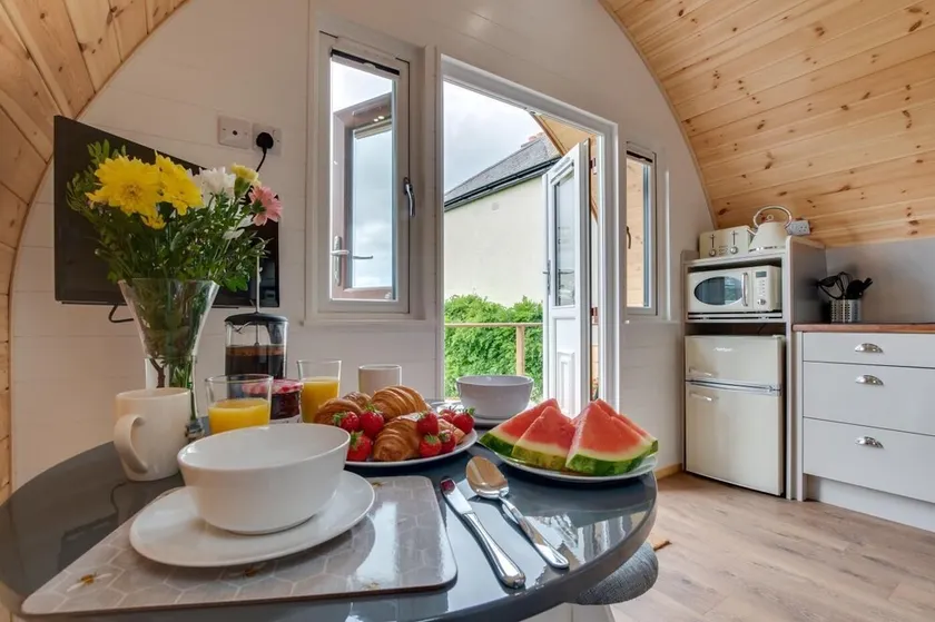 1 Bed in Shute oc-jbretr - Image 1