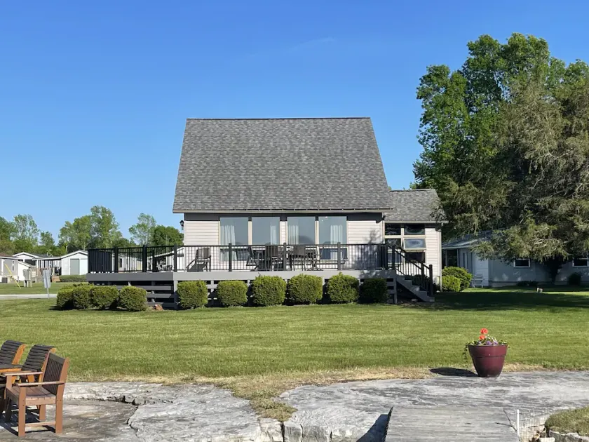 Waterfront - Amazing River View - Newly Renovated - Image 1