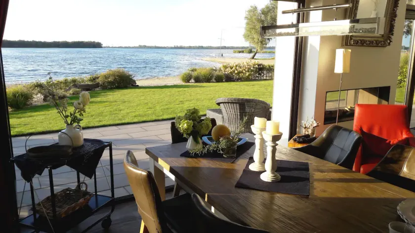 Modern new beach house - right on the water - large roof terrace / free WiFi - Image 1