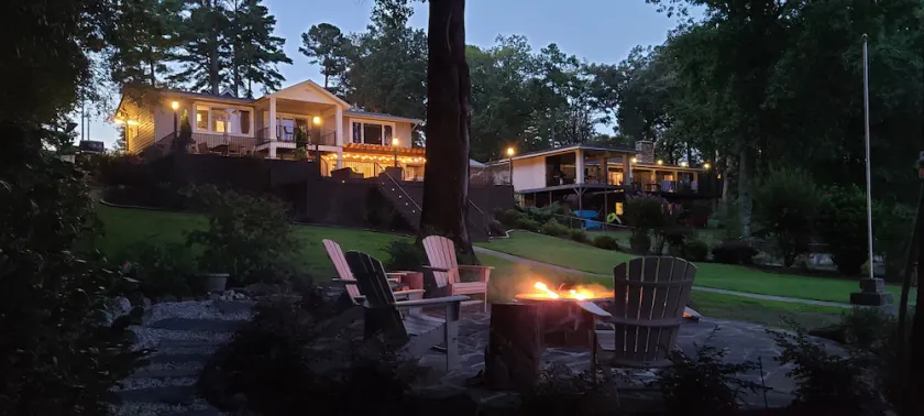 \"Paradise Palms\" Luxurious home on Lake Hamilton - Image 1