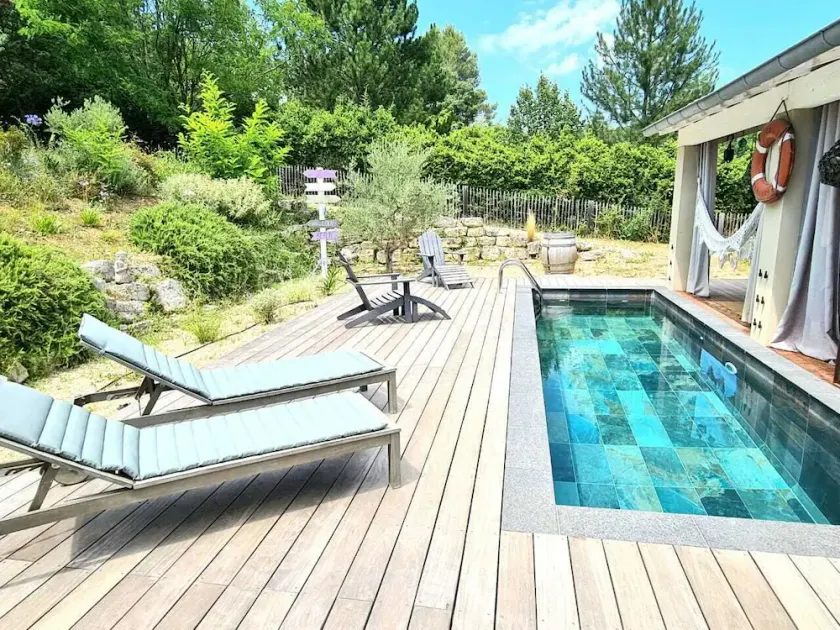 Casa con piscina privata, terreno recintato di 2500m2 a St André de Roquepertuis - Image 1