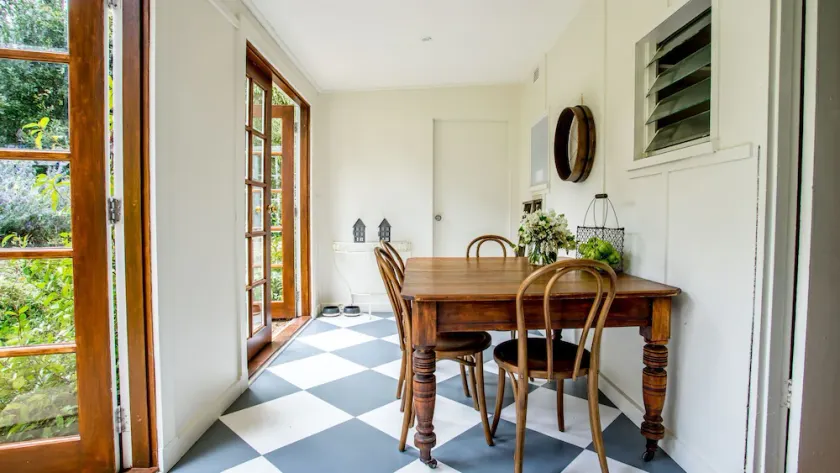 Merricks Cottage - Boutique Accommodation - Image 1