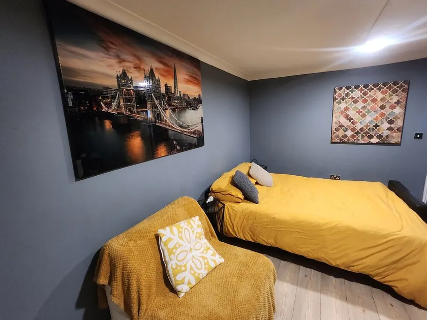 Apartment in london 2 minute walk to metro, near Stratford \n\n - Image 1