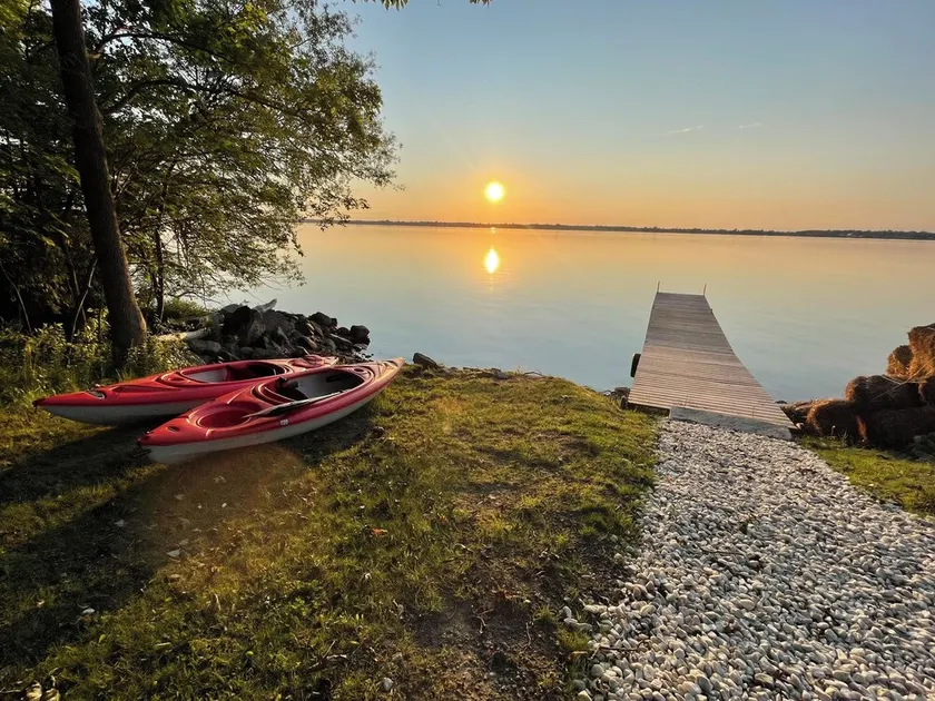 Prince Edward County Beachfront Retreat - Image 1