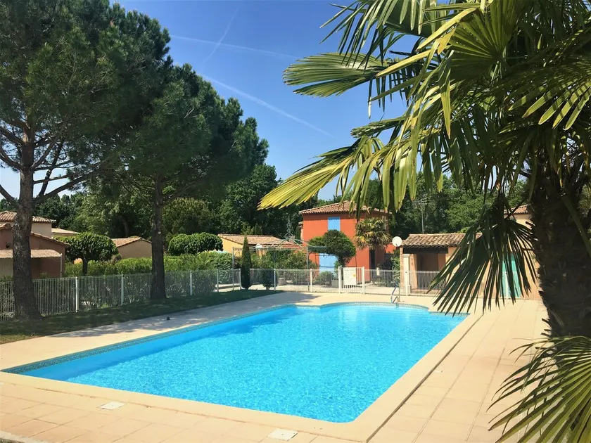 Air-conditioned house with swimming pool, Le Laurier du Golf - Image 1