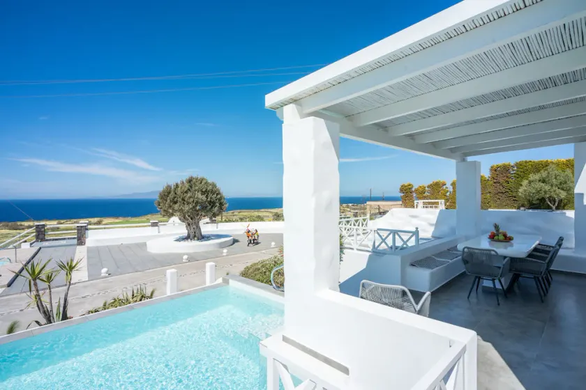 Villa 'EMERALD'- Private Pool & Private Outdoor Heated Hydromassage Spa - Image 1