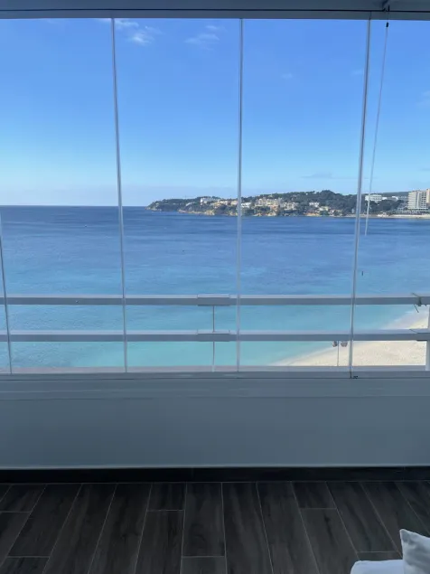 MAGNIFIQUE APPARTEMENT SUR LA PLAGE - Image 1