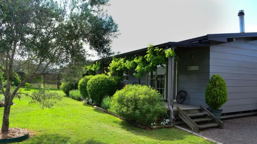 Wirral Grange Vineyard & Cottage - Image 1