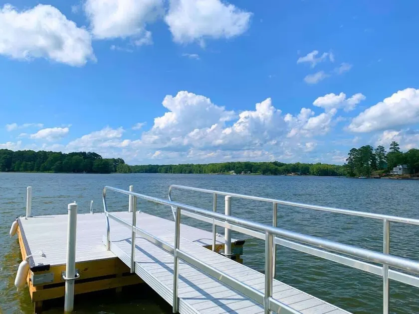 Turtle Town Bungalow on Lake Murray w/ RV Parking - Image 1