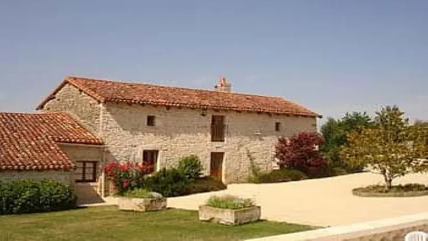 Camelia  Cottage - La Logerie,  Mauprevoir - Image 1