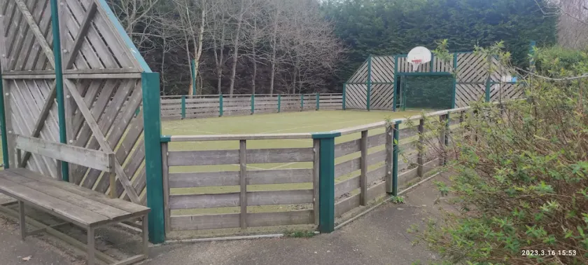 Bungalow 5 minutes from the sea in a family campsite close to all amenities, a - Image 1