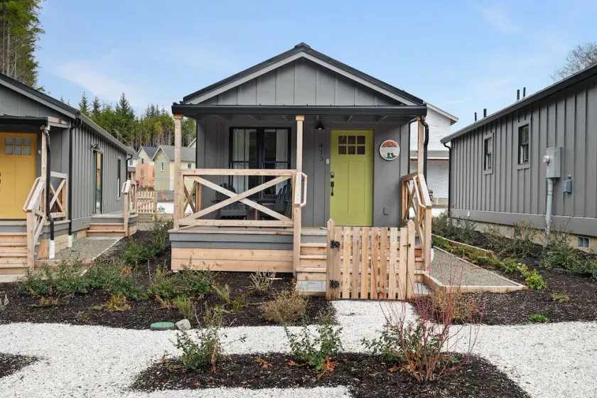 New* Seabrook's Right as Rain, a dog-friendly Trailside Cabin! - Image 1