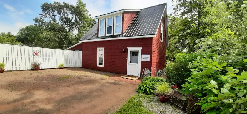 Renovated historical barn in Malpeque.. close to several beaches and Cabot Park. - Image 1