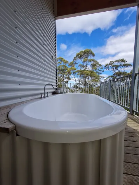 Peaceful, relaxing eco cabin surrounded by nature, 50 min from Hobart - Image 1