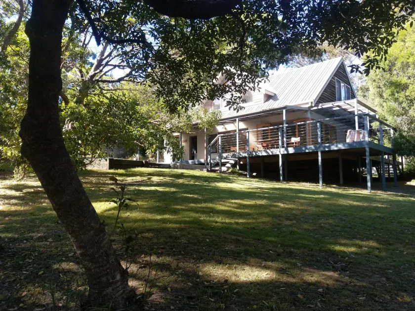Wonga Beach House- ideally located directly above Tathra Beach! - Image 1