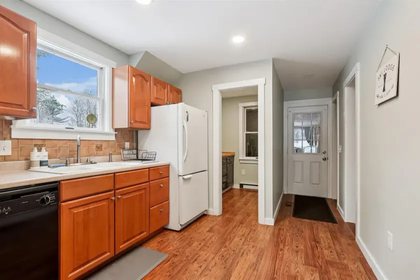 Elmore Meadows: 3 br, peaceful country setting, wood stove, a/c, firepit! - Image 1