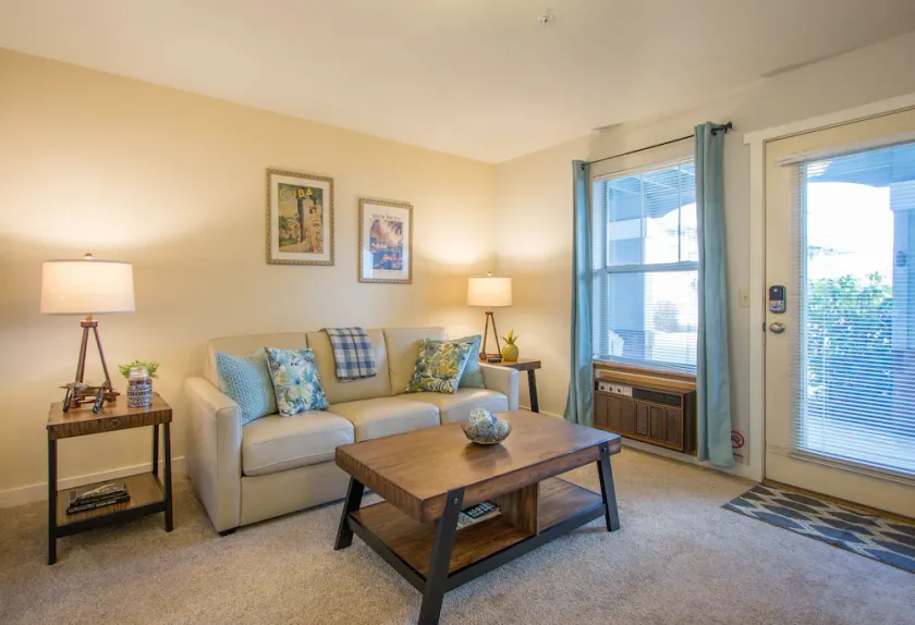 9 Lodge - Downtown, AC, Ground Floor! - Image 1