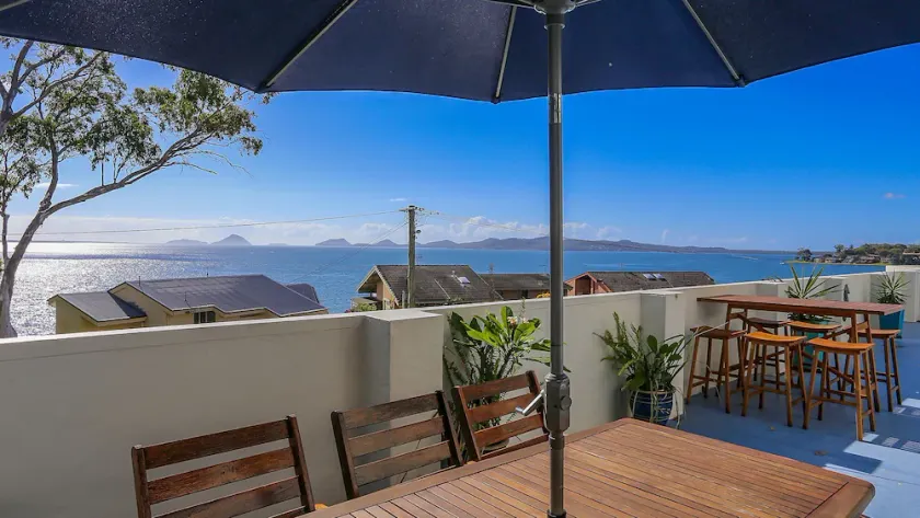 The Point 10, 5-7 Mitchell St - stunning water views - Image 1