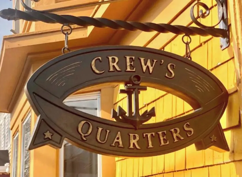 Crew's Quarters @ Captain Alexander’s with Thermo Spa and Putting Green. - Image 1
