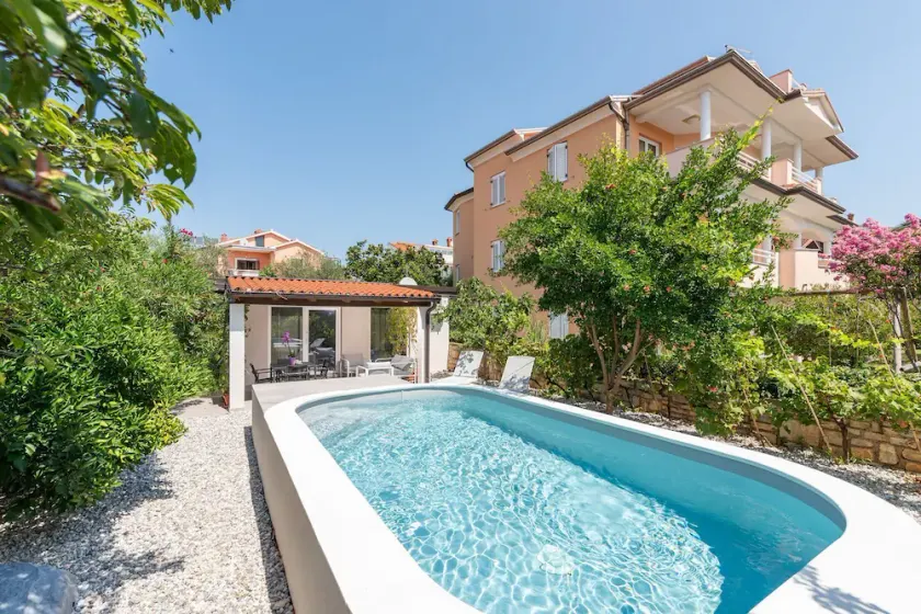 Harmonious private villa with pool, 800 metres to the beach - Image 1