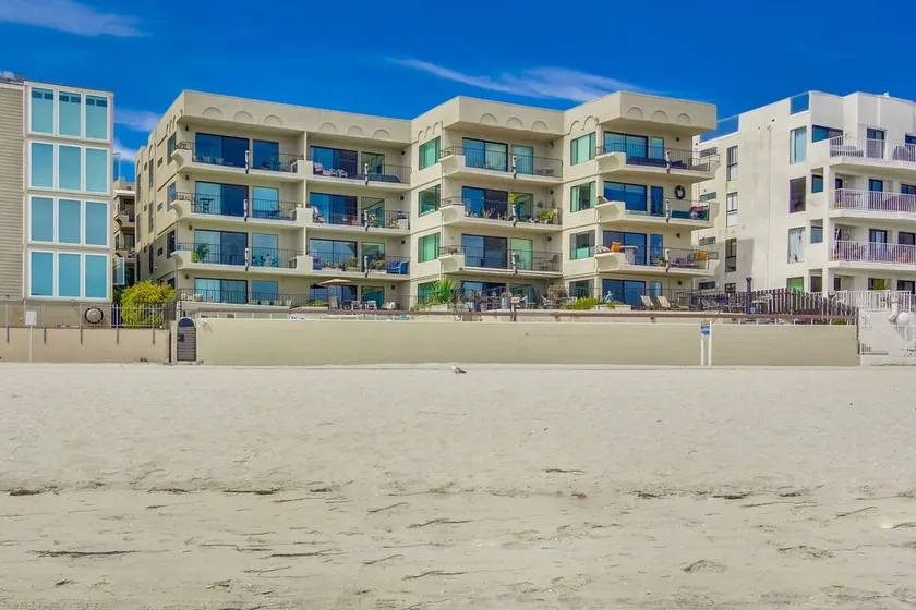 BAY FRONT complex, Penthouse, steps to sand, boardwalk Mission Bay Pacific Beach - Image 1
