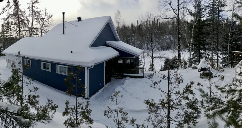 Le Chalet Bleu, aux pieds des Monts-Valin - Image 1