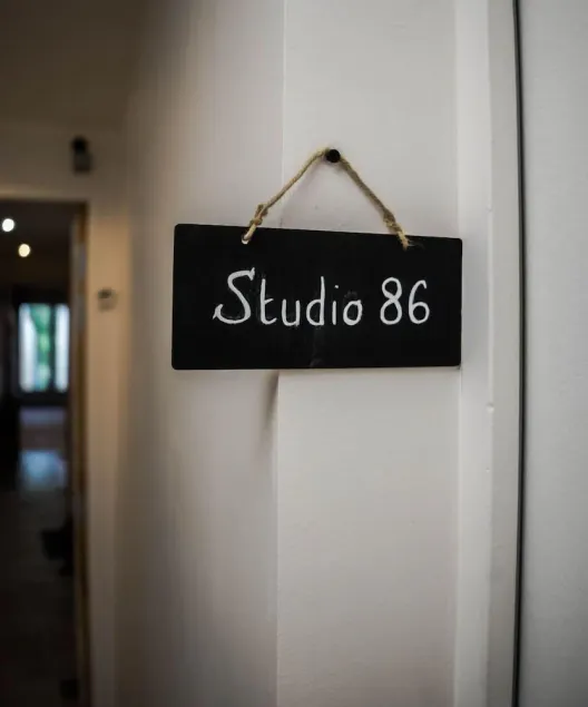 BnB Epernay   Studio 86   Votre Nid Douillet pour Deux à Épernay - Image 1