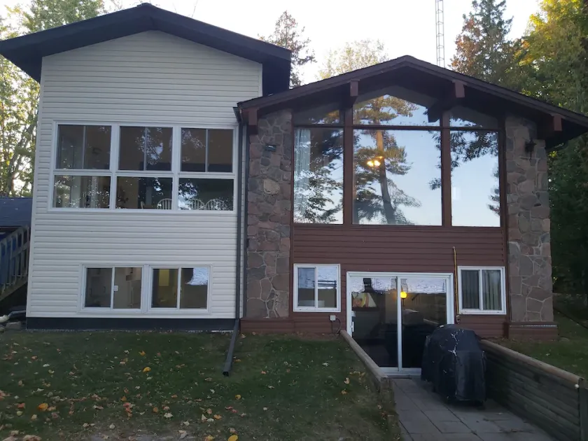 Spacious Balsam Lake Waterfront, 5 Bedrooms, 3 Baths, Dog friendly & UNIQUE!! - Image 1