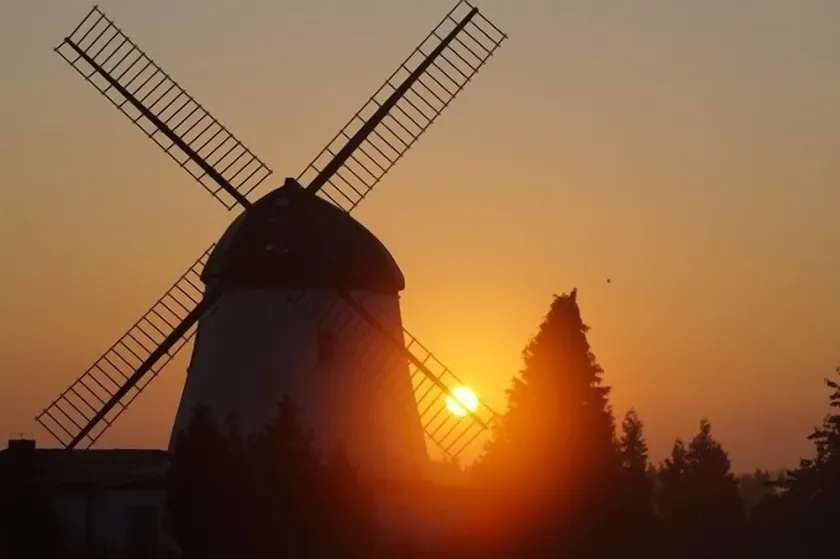 come to rest and recharge your batteries in the historic tower dutch of 1867 - Image 1