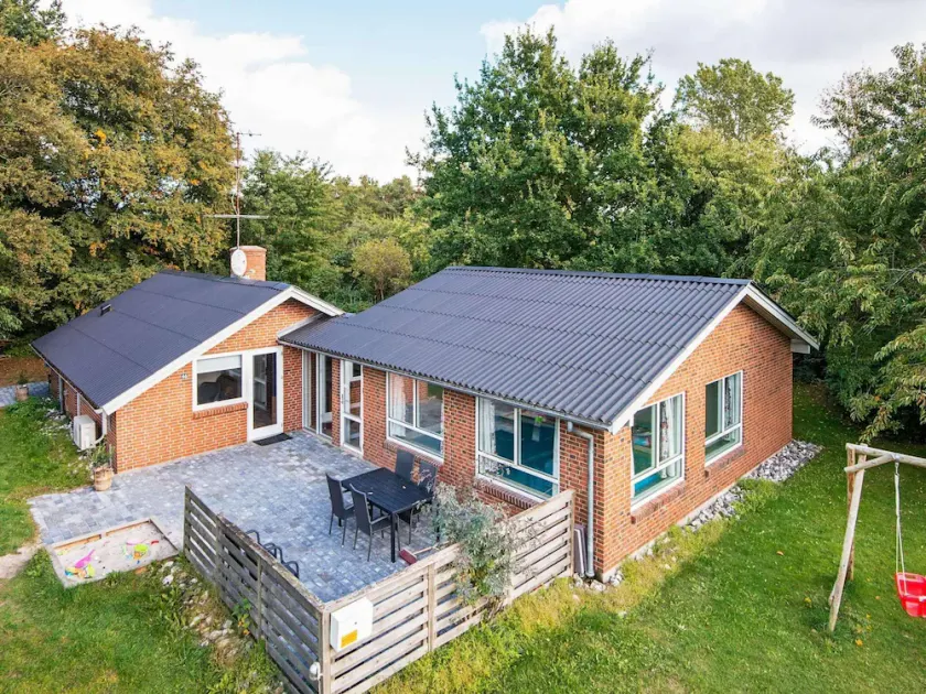 10 person holiday home in Glesborg-By Traum - Image 1