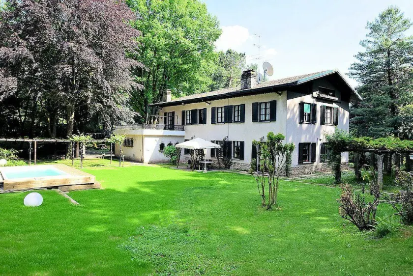 Villa Nausica: An elegant and welcoming three-story villa surrounded by a large private park in the hills of Brianza, with Free WI-FI. - Image 1