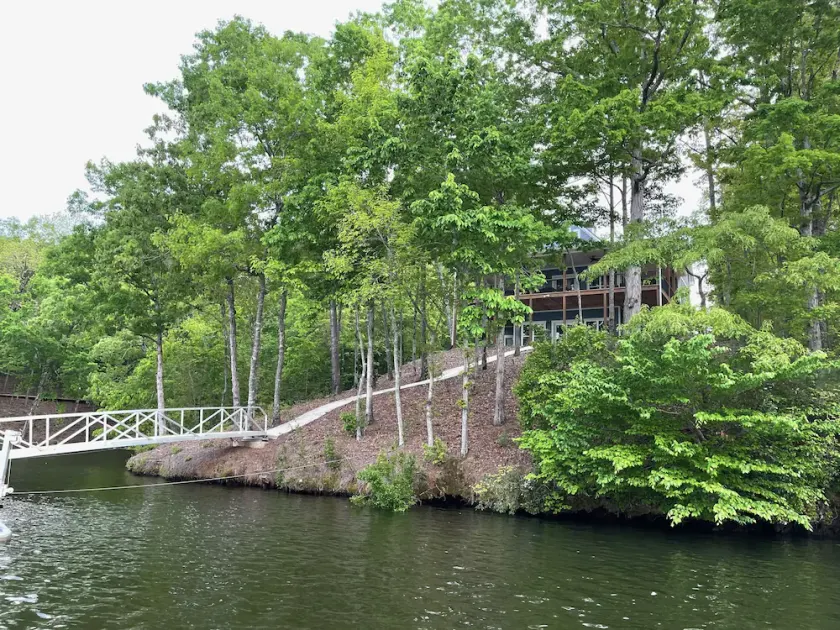Lakefront Home - Large Covered Porch and Boat Slip 4BR/ 3 1/2 BA WONDERFUL! - Image 1