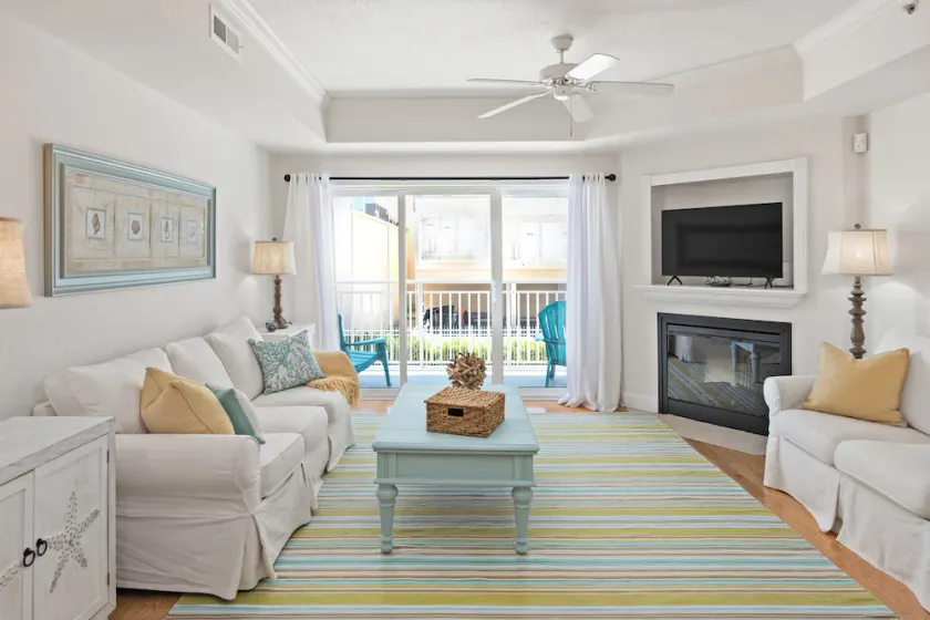 Beach Chic Mid-town Condo, 1 Block from Ocean, Rooftop Pool, Elevator, Wi-Fi - Image 1