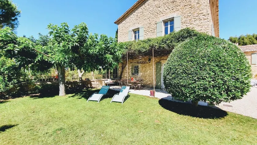 Maison de Maitre en Luberon, cerca de Gordes, 6 personas, 3 habitaciones con aire acondicionado - Image 1